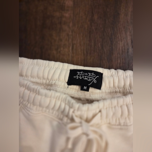 Y2K NWT Ed Hardy Men's Cream Shorts with Snake Graphic - Picture 2 of 5